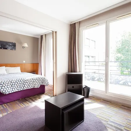 Apartment Bright With Balcony At Buttes Chaumont Paris