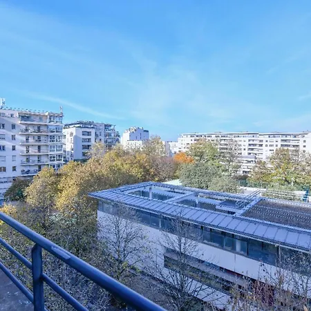 Bright With Balcony At Buttes Chaumont Apartment