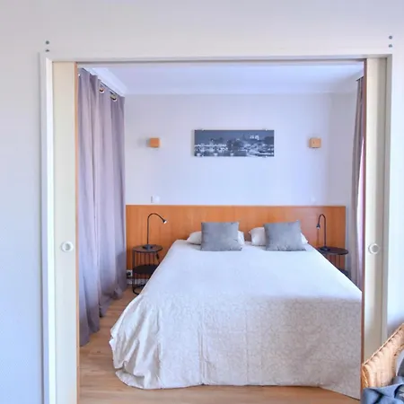 Apartment Bright With Balcony At Buttes Chaumont *