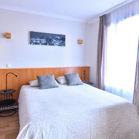 Bright With Balcony At Buttes Chaumont Apartment Paris