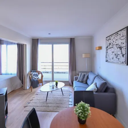 דירה Bright With Balcony At Buttes Chaumont פריז