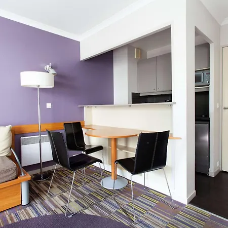 Bright With Balcony At Buttes Chaumont דירה *