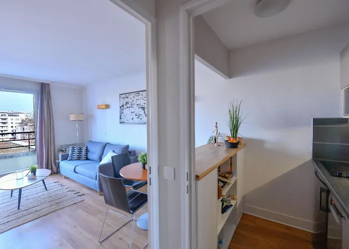 Apartamento Bright With Balcony At Buttes Chaumont Paris