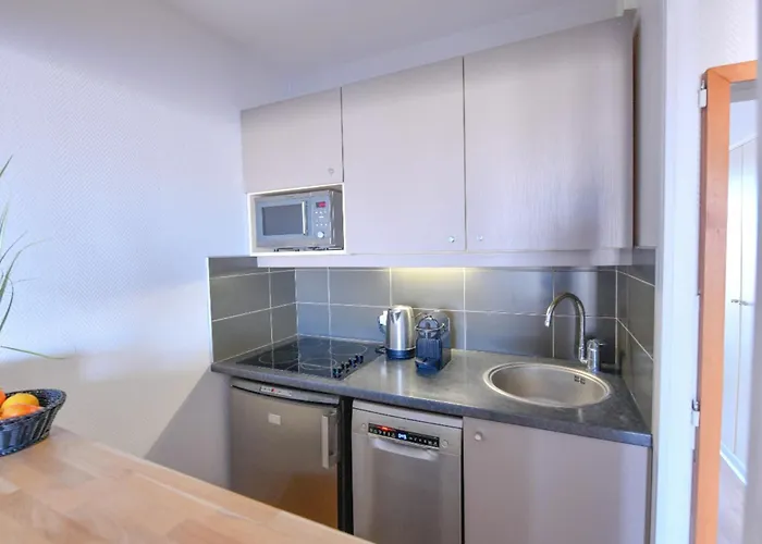 Bright With Balcony At Buttes Chaumont Apartamento *