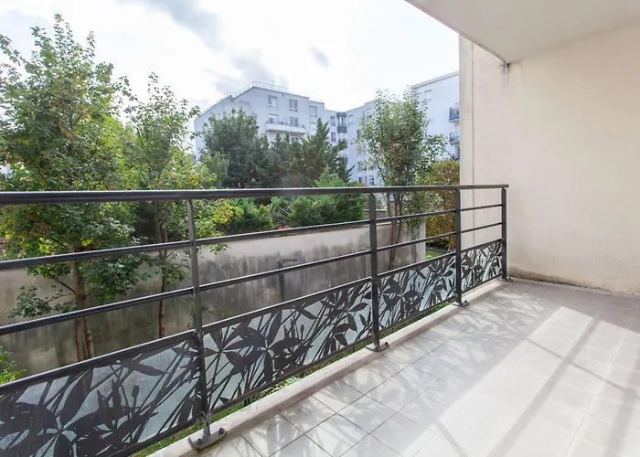 Apartamento Bright With Balcony At Buttes Chaumont