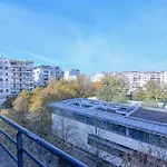 アパート Bright With Balcony At Buttes Chaumont